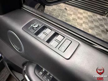 Land Rover Discovery 3.0 TD V6 HSE Luxury SUV 5dr Diesel Auto 4WD Euro 6 (s/s) (258 p