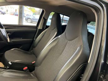 TOYOTA AYGO 1.0 Aygo X-Clusiv VVT-i CVT 5dr