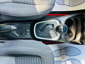 TOYOTA YARIS 1.5 Yaris Icon Tech VVT-i HEV CVT 5dr