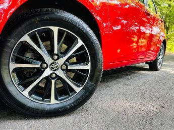 TOYOTA YARIS 1.5 Yaris Icon Tech VVT-i HEV CVT 5dr