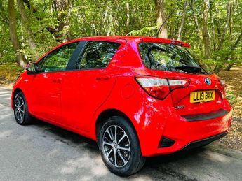 TOYOTA YARIS 1.5 Yaris Icon Tech VVT-i HEV CVT 5dr