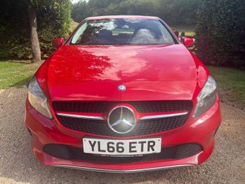 MERCEDES-BENZ A-CLASS 1.5 A 180 D SE Auto 5dr