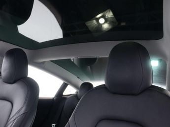 TESLA MODEL 3 Model 3 Long Range AWD 4WD 4dr