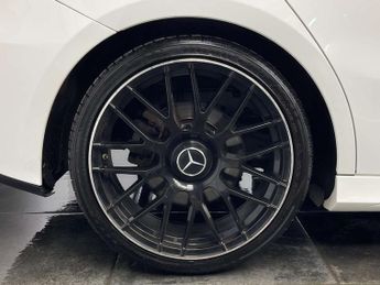 Mercedes-Benz A-CLASS 2.0 A250 AMG Line Hatchback 5dr Petrol 7G-DCT Euro 6 (s/s) (224 