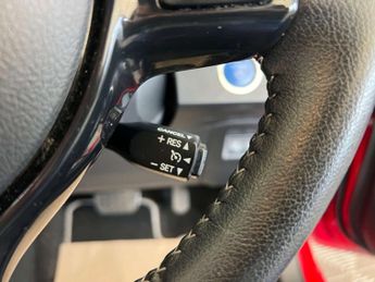 TOYOTA YARIS 1.5 Yaris Excel VVT-i HEV CVT 5dr