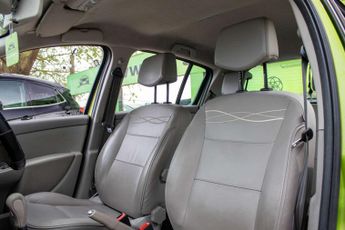 RENAULT CLIO 1.6 Clio Initiale TomTom VVT Auto 5dr