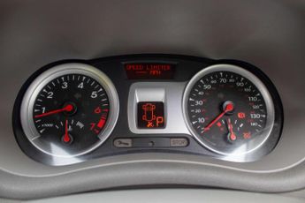 RENAULT CLIO 1.6 Clio Initiale TomTom VVT Auto 5dr