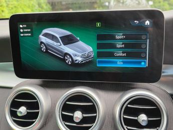 MERCEDES-BENZ GLC 2.0 GLC300 MHEV AMG Line SUV 5dr Petrol G-Tronic+ 4MATIC Euro 6