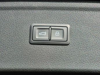 AUDI Q5 2.0 Q5 S Line TFSI Quattro Semi-Auto 4WD 5dr