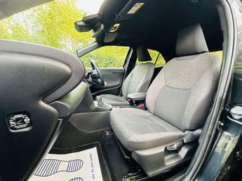 TOYOTA YARIS CROSS 1.5 Yaris Cross Design HEV Auto 5dr