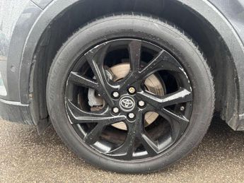 TOYOTA C-HR 1.8 C-HR-Dynamic HEV CVT 5dr