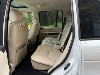 Land Rover Range Rover 4.4 V8 Vogue SE Station Wagon 5dr Petrol Automatic (352 g/km, 29