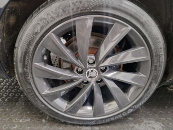 Skoda Superb 2.0 Superb Laurin & Klement TDI 4x4 Semi-Auto 4WD 5dr
