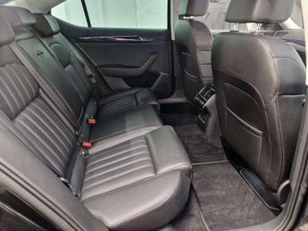 Skoda Superb 2.0 Superb Laurin & Klement TDI 4x4 Semi-Auto 4WD 5dr