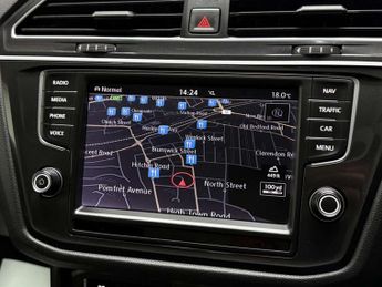 Volkswagen Tiguan 2.0 TDI BlueMotion Tech SEL DSG 4Motion Euro 6 (s/s) 5dr
