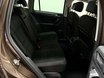 Volkswagen Tiguan 2.0 TDI BlueMotion Tech SEL DSG 4Motion Euro 6 (s/s) 5dr