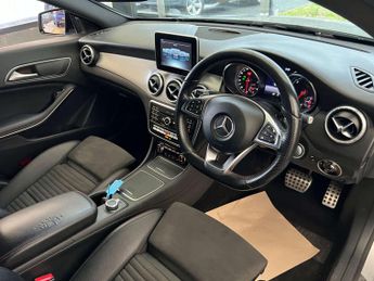 MERCEDES-BENZ CLA 2.1 CLA 220 D AMG Line Auto 4dr