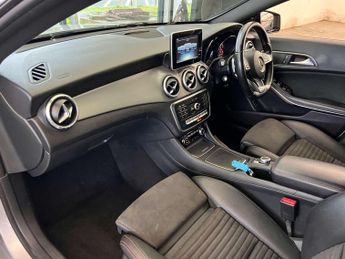 MERCEDES-BENZ CLA 2.1 CLA 220 D AMG Line Auto 4dr