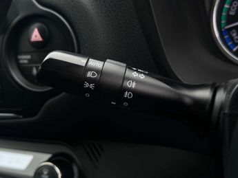 TOYOTA YARIS 1.5 Yaris Excel Hybrid VVT-i CVT 5dr