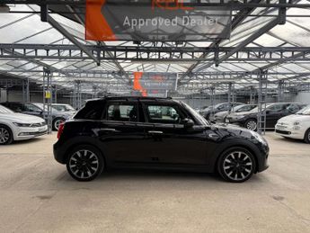 MINI HATCH 1.5 Cooper Auto 5dr