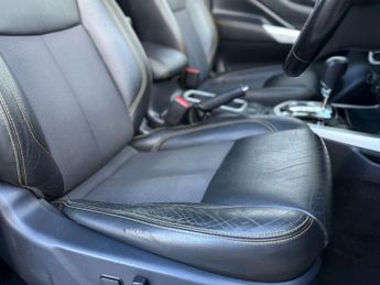 Nissan NAVARA 2.3 Navara N-Guard dCi Auto 4WD 5dr