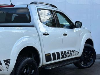 Nissan NAVARA 2.3 Navara N-Guard dCi Auto 4WD 5dr
