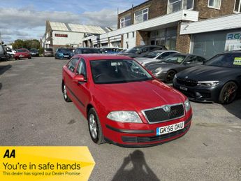 SKODA OCTAVIA 1.6 Octavia Ambiente FSI 5dr