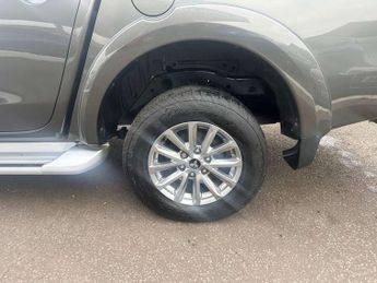 MITSUBISHI L200 2.4 L200 Warrior DI-D Auto 4WD