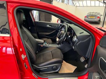 MERCEDES-BENZ A-CLASS 1.6 A 180 AMG Line Auto 5dr