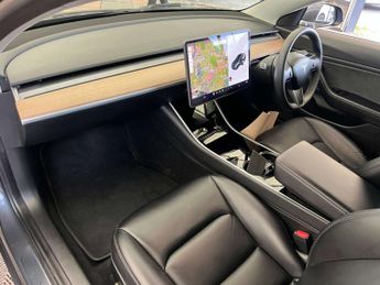 TESLA MODEL 3 Model 3 Long Range AWD 4WD 4dr