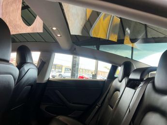 TESLA MODEL 3 Model 3 Long Range AWD 4WD 4dr