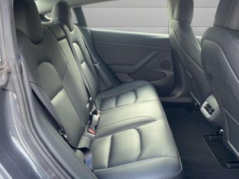 TESLA MODEL 3 Standard Range Plus Saloon 4dr Electric Auto RWD (241 bhp)
