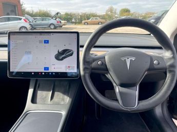 TESLA MODEL 3 Standard Range Plus Saloon 4dr Electric Auto RWD (241 bhp)