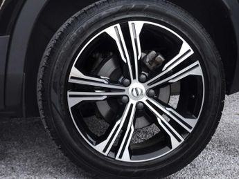 VOLVO XC40 2.0 XC40 Inscription Pro B4 MHEV Auto 5dr