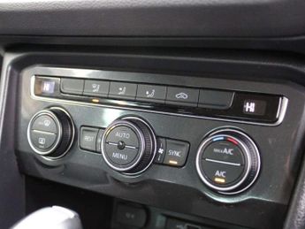 VOLKSWAGEN TIGUAN 2.0 TDI Tiguan Match AUTO 5dr