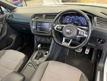 VOLKSWAGEN TIGUAN 2.0 Tiguan R-Line TDI BlueMotion Technology 4Motion Semi-Auto 4W
