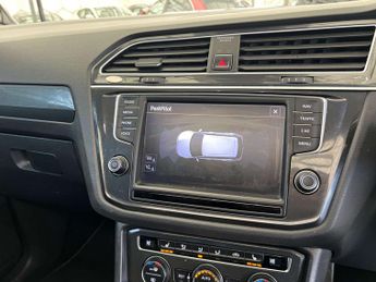 VOLKSWAGEN TIGUAN 2.0 Tiguan R-Line TDI BlueMotion Technology 4Motion Semi-Auto 4W