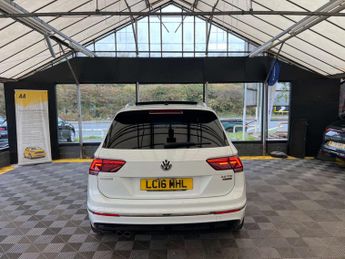 VOLKSWAGEN TIGUAN 2.0 Tiguan R-Line TDI BlueMotion Technology 4Motion Semi-Auto 4W