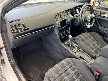 VOLKSWAGEN GOLF 1.4 Golf GTE Semi-Auto 5dr