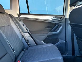 Volkswagen Tiguan 2.0 Tiguan SE Nav TDI BlueMotion Technology Semi-Auto 5dr