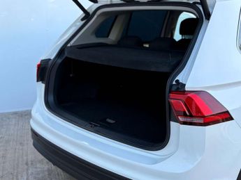 Volkswagen Tiguan 2.0 Tiguan SE Nav TDI BlueMotion Technology Semi-Auto 5dr