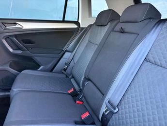 Volkswagen Tiguan 2.0 Tiguan SE Nav TDI BlueMotion Technology Semi-Auto 5dr