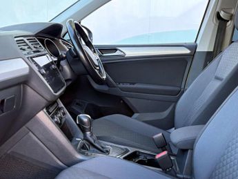 Volkswagen Tiguan 2.0 Tiguan SE Nav TDI BlueMotion Technology Semi-Auto 5dr