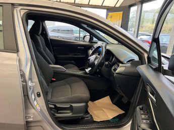 TOYOTA C-HR 1.8 C-HR Icon HEV CVT 5dr