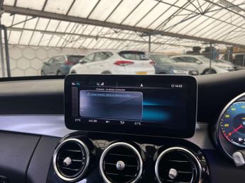 MERCEDES-BENZ C-CLASS 2.0 C 220 Sport Premium D Auto 4dr