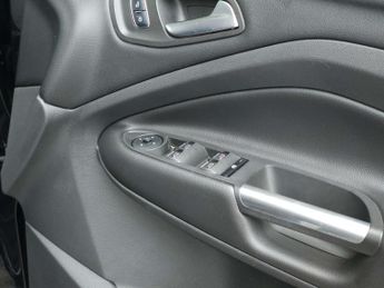 FORD KUGA 2.0 Kuga Zetec TDCI 4x4 Auto 4WD 5dr