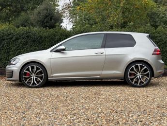VOLKSWAGEN GOLF 2.0 Golf GTi Performance Semi-Auto 3dr