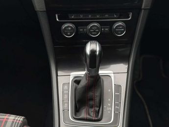 VOLKSWAGEN GOLF 2.0 Golf GTi Performance Semi-Auto 3dr