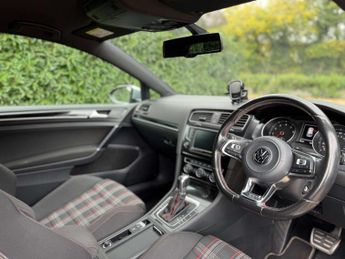 VOLKSWAGEN GOLF 2.0 Golf GTi Performance Semi-Auto 3dr