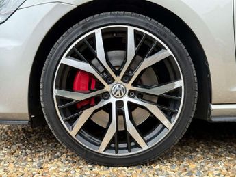 VOLKSWAGEN GOLF 2.0 Golf GTi Performance Semi-Auto 3dr